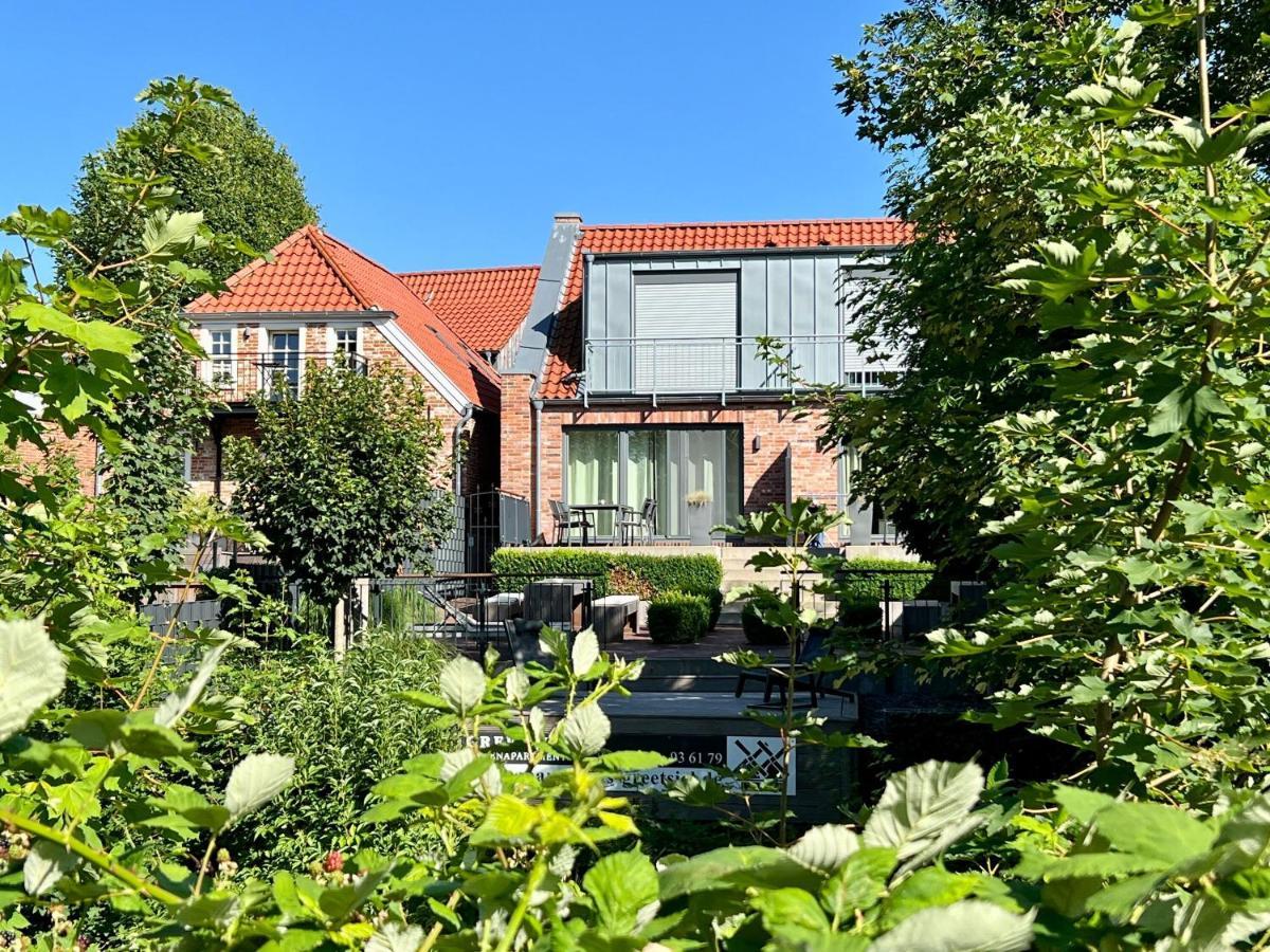 Vila Haus Am Siel 01, Zentral Mit Eigenem Steg Greetsiel Exteriér fotografie