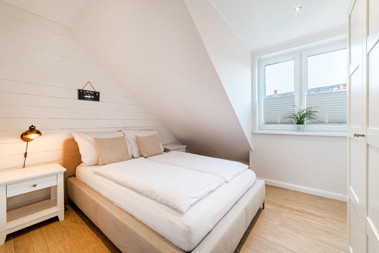 Vila Haus Am Siel 01, Zentral Mit Eigenem Steg Greetsiel Exteriér fotografie